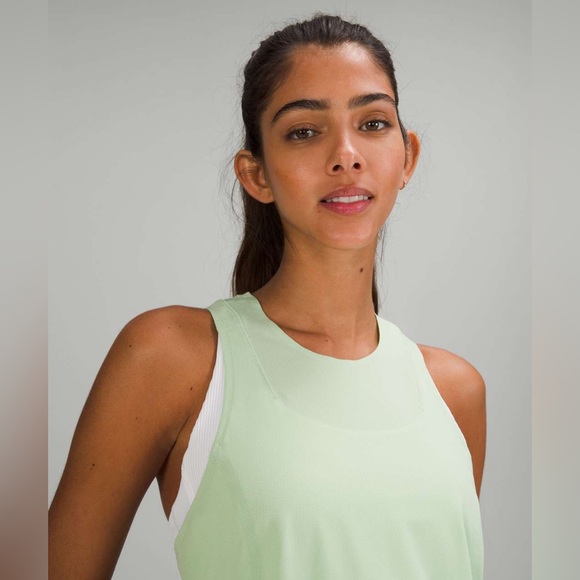 Lululemon Lightweight Run Kit Tank Top in Creamy Mint - Picture 2 of 5